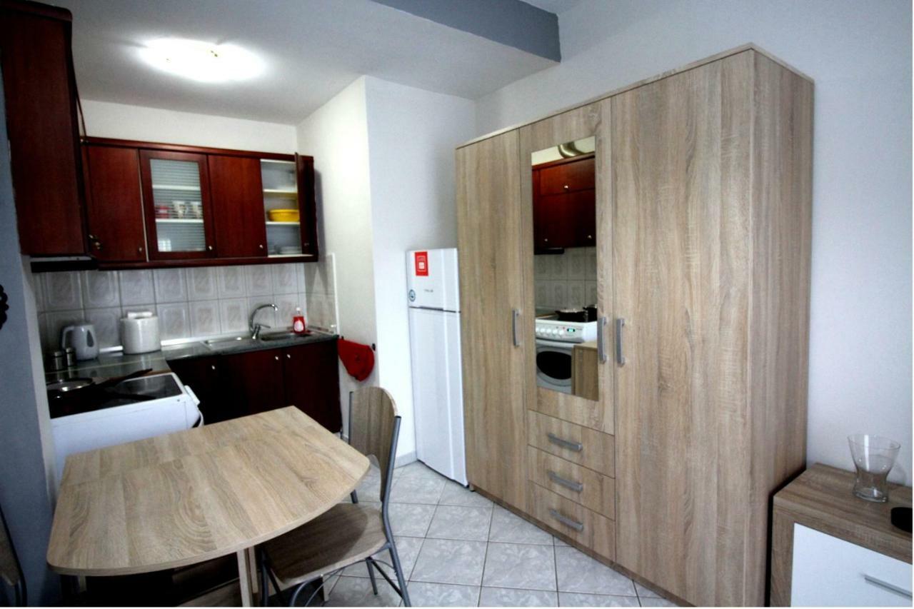 Dimitris Flat Apartment Néoi Epivátai Ngoại thất bức ảnh